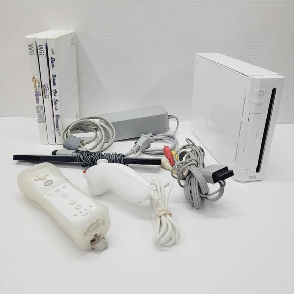Nintendo Wii System Console (RVL-001) Controller Nunchuck Cords and 3 Games - Picture 1 of 11